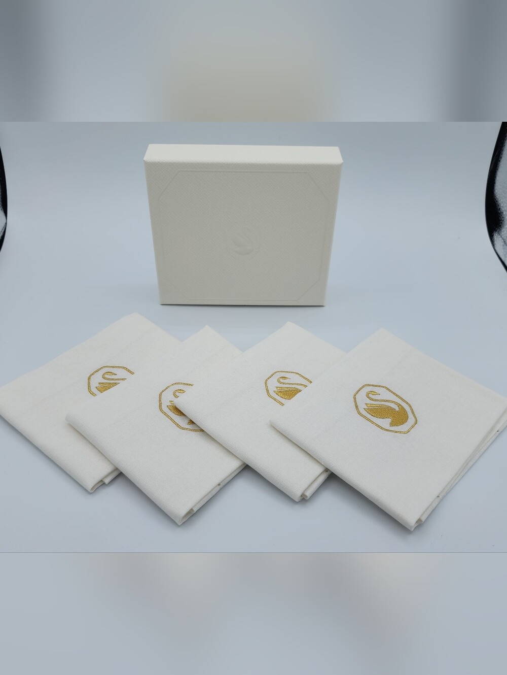 Swarovski Embroidered Napkins Set Of 4 NEW #2954